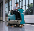 T7 Ride-On Floor Scrubber alt 3